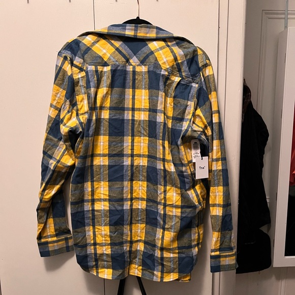 TNA Women’s Flannel - Picture 2 of 2
